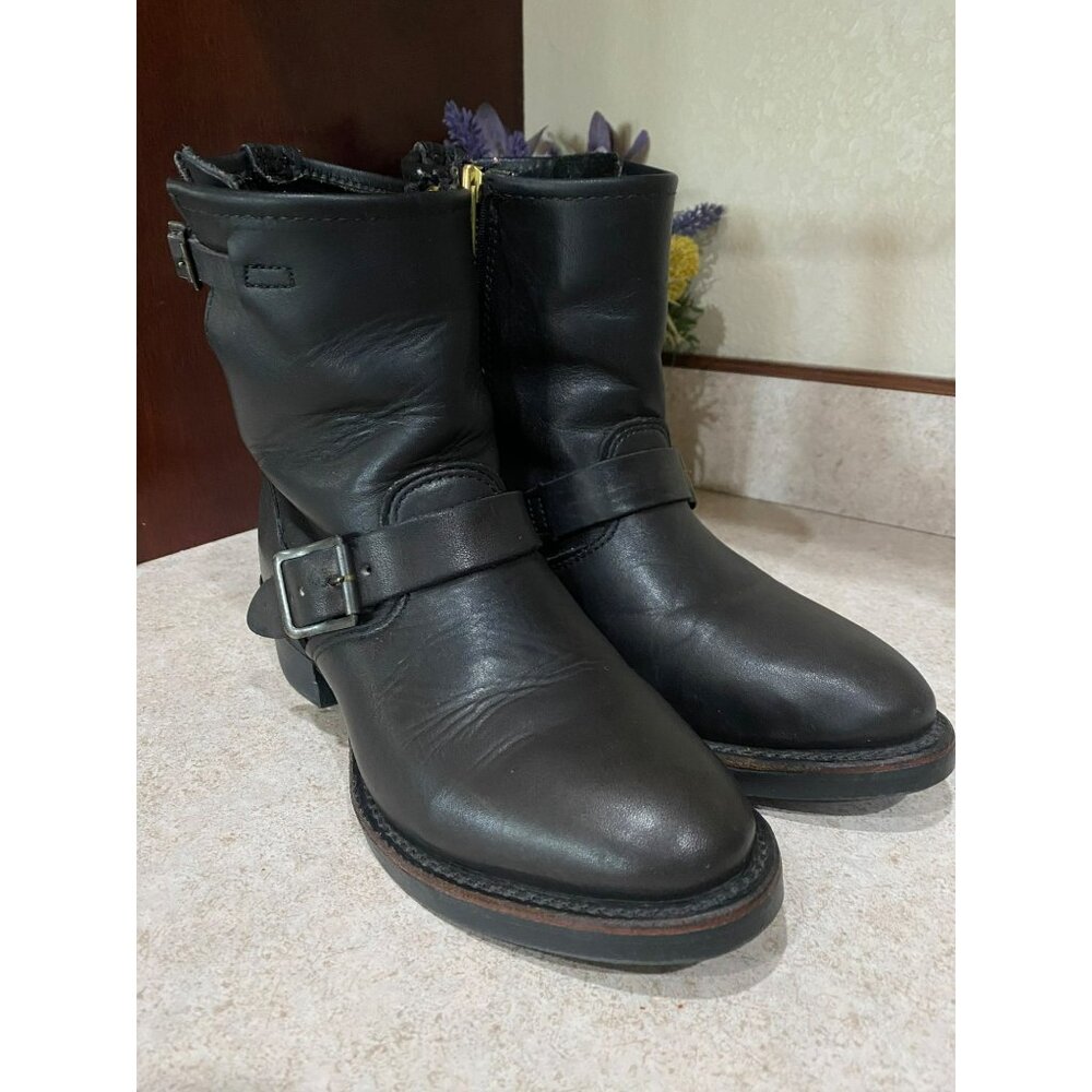 Womens Black Leather Engineer Boots Size 7.5 With Buckle Straps & Vibram Soles